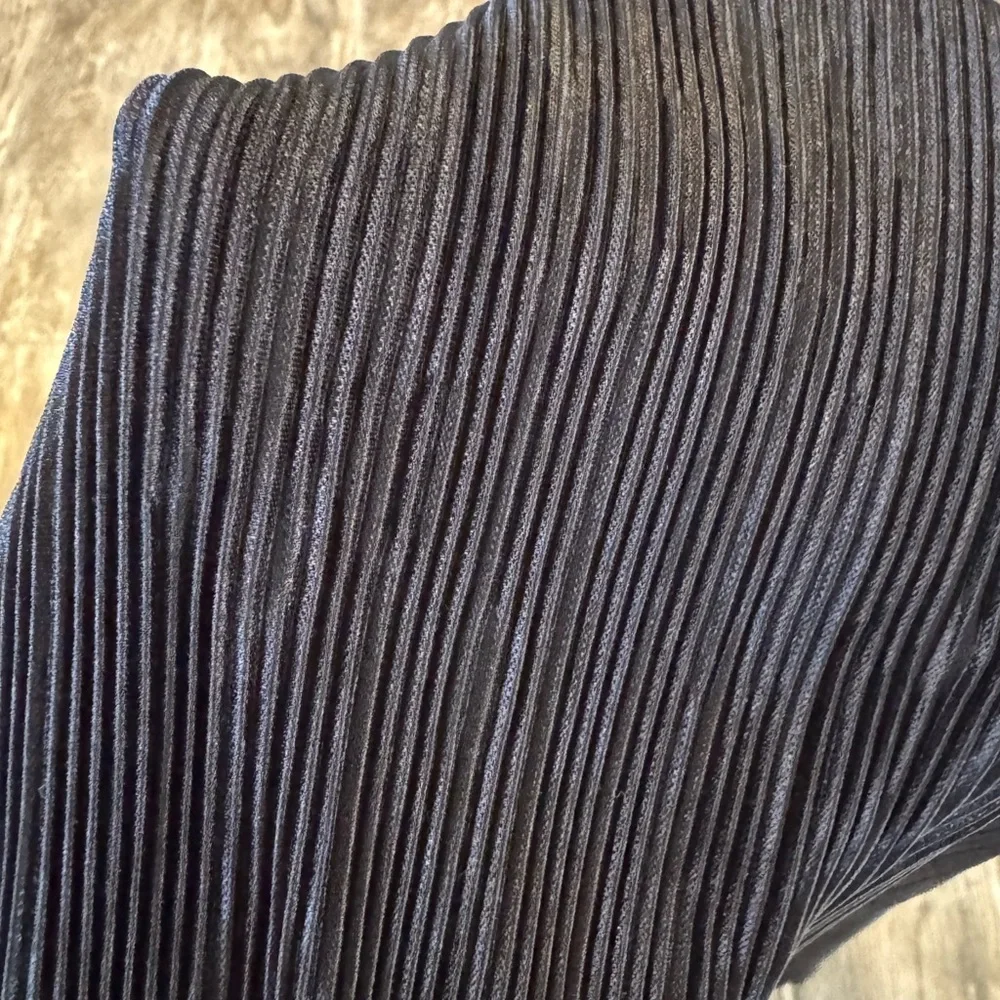 Zara Black Short Sleeve Pleated Top